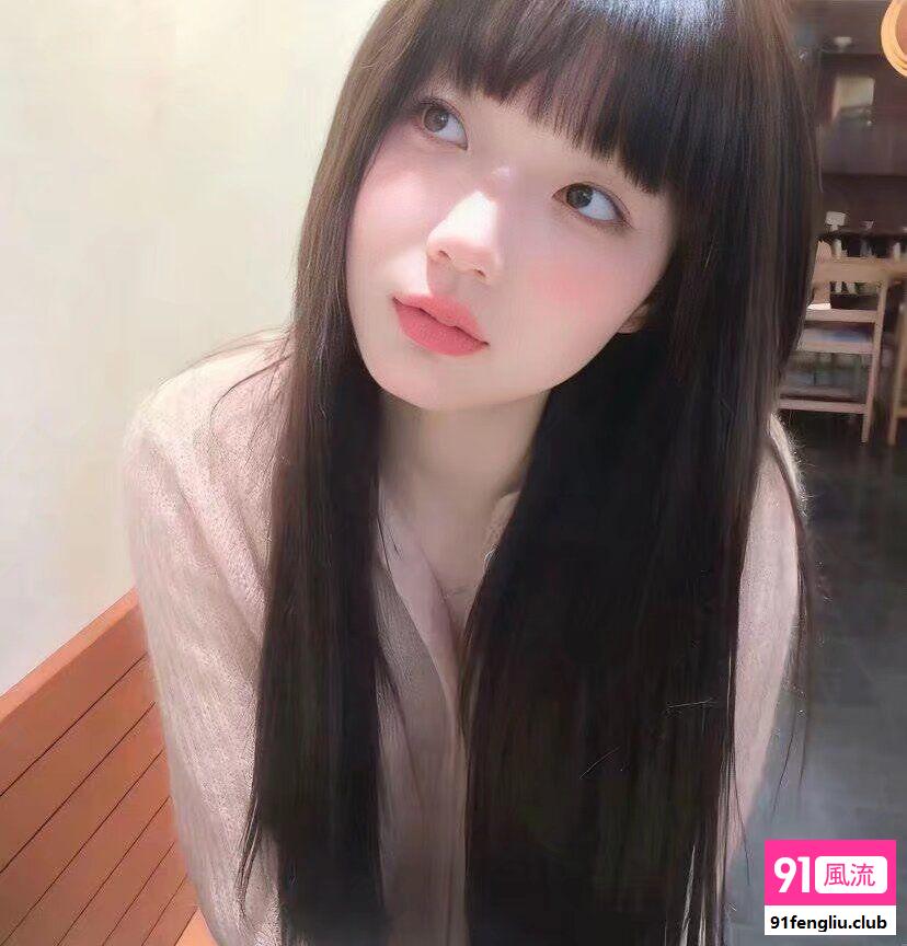 刚毕业的巨乳萝莉学生妹带楼兼职外出